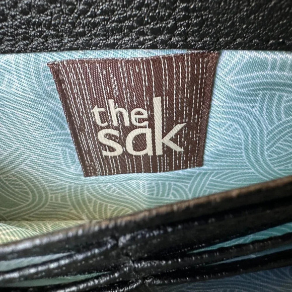 The Sak Iris Large Smartphone Clutch/Wallet in Metallic Rose Gold - Picture 8 of 10
